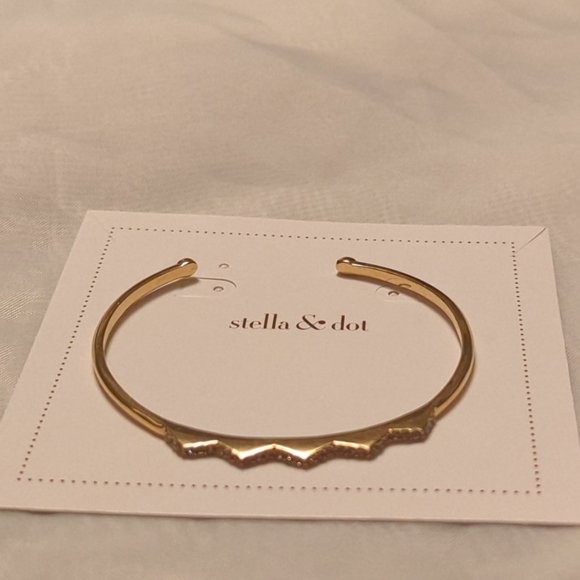 Stella and Dot Pavé Chevron Cuff Golf - Picture 2 of 2